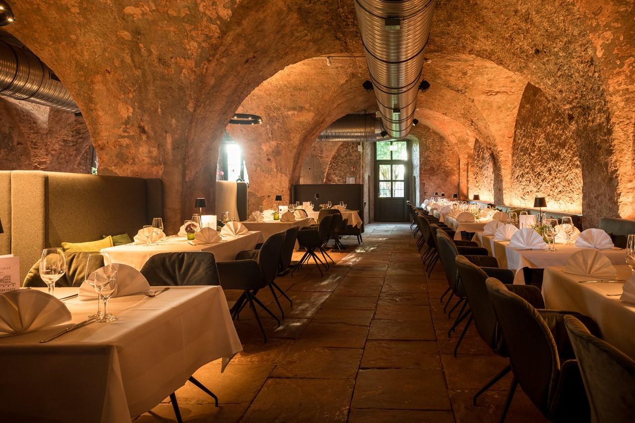 Schloss Philippsruhe Information about the banquet halls Vaulted cellar