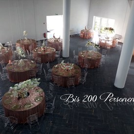 Hochzeit: Bis 200 Personen bei Bankett-Rundtischen. - EVENTHAUS75