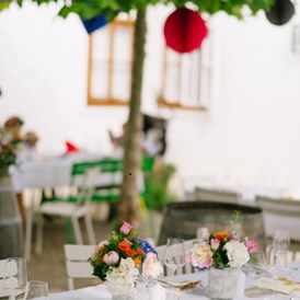 Hochzeit: Feiern Sie unter freiem Himmel auf Gut Purbach.
Foto (c) belleandsass.com - Gut Purbach