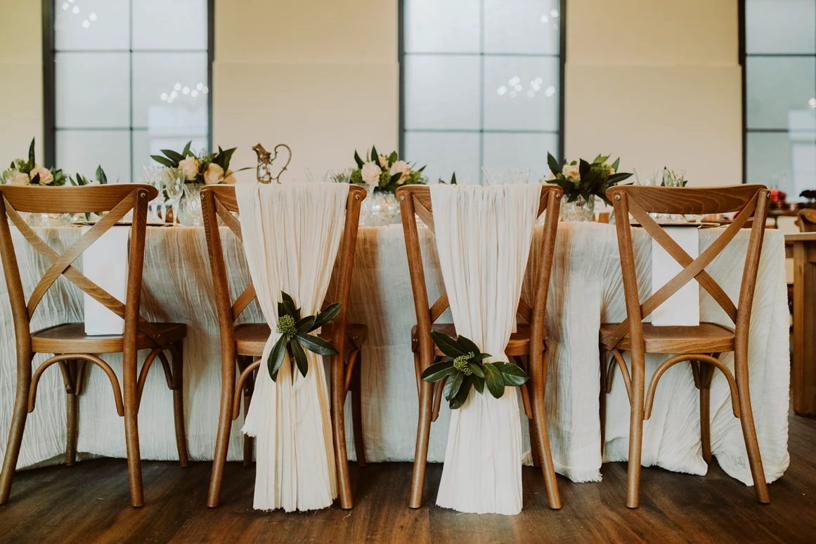 Hochzeitslocation: Der Brauttisch im NOLI Event. - NOLI Event & Wedding Location