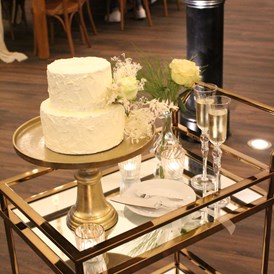 Hochzeit: Stilvoller Tortenanschnitt - NOLI Event & Wedding Location