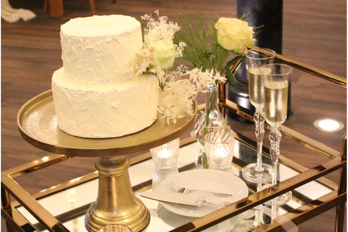 Hochzeitslocation: Stilvoller Tortenanschnitt - NOLI Event & Wedding Location
