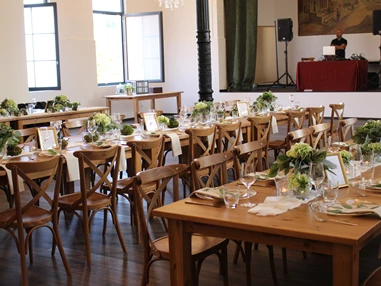 Hochzeitslocation: Der große Festsaal vom NOLI Event für eure Hochzeitsfeier in der Nähe von Stuttgart. - NOLI Event & Wedding Location