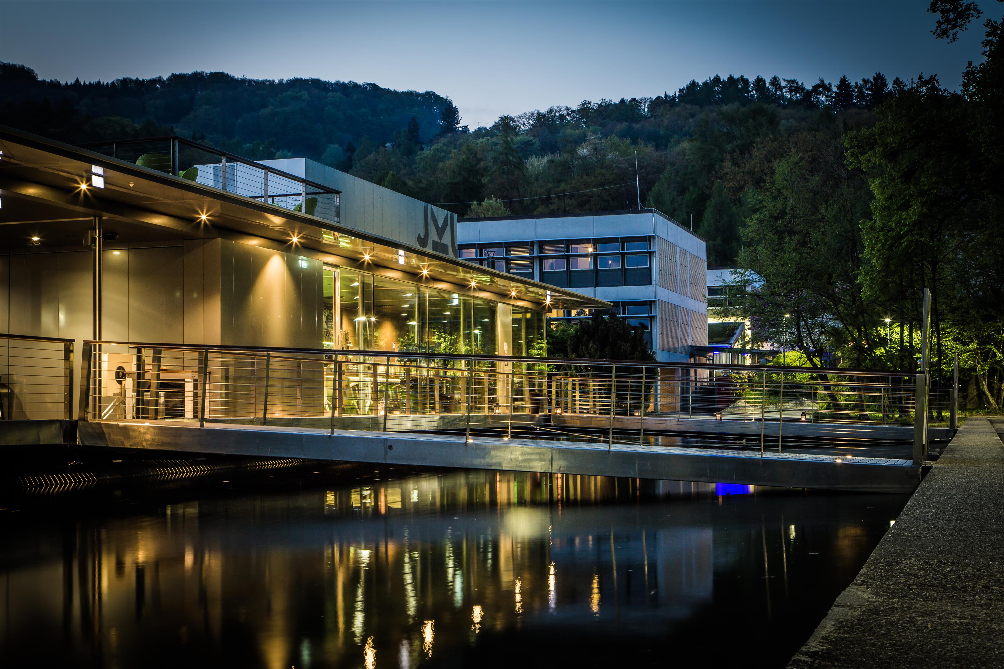 Hochzeit - Geeignet für: Eventlocation - Linz (Oberösterreich) - Blick auf das JKU Teichwerk in Linz. - JKU Teichwerk