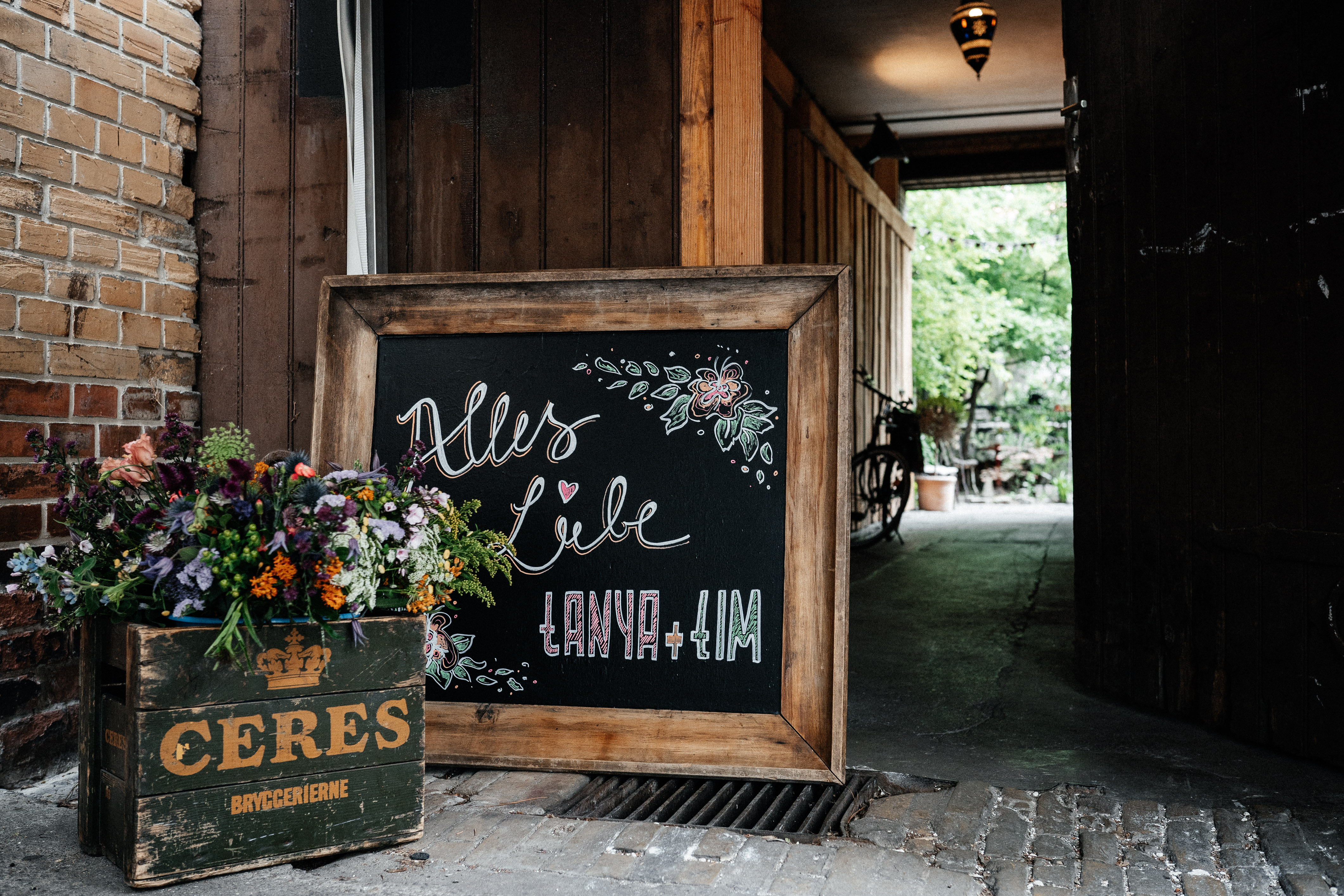 Mariage - Berlin-Stadt Friedrichshain - Viel Liebe zum Detail machen eure Hochzeit zu einem unvergesslichen Erlebnis. - Old Smithy's Dizzle
