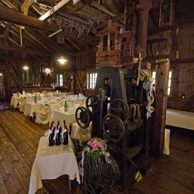 Hochzeit: Uriges Ambiente in der Triendlsäge in Seefeld. - Waldgasthaus Triendlsäge