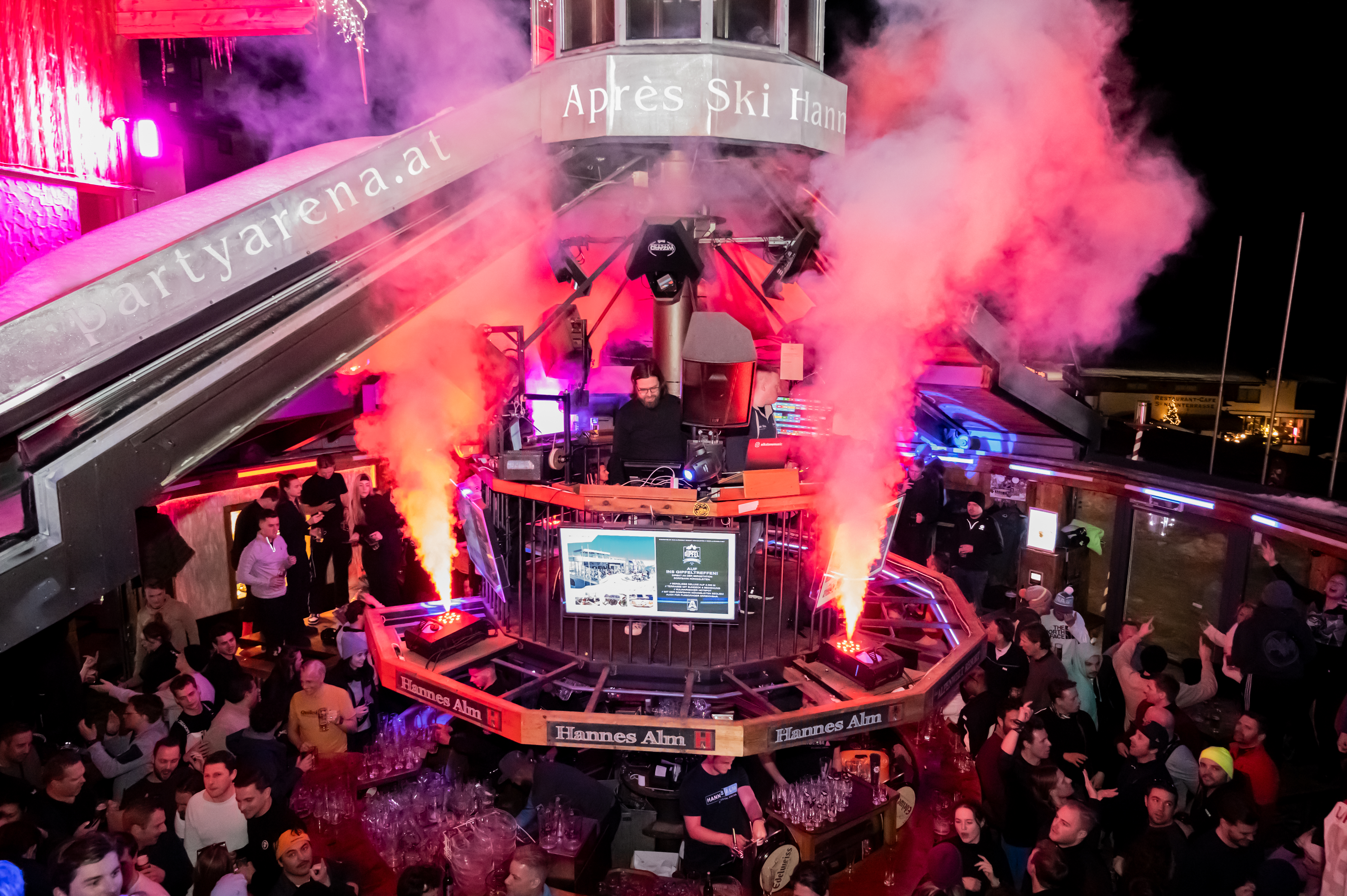 MY ALPENWELT Resort****SUPERIOR Information about the banquet halls Bergliebe Club and Hannes Alm