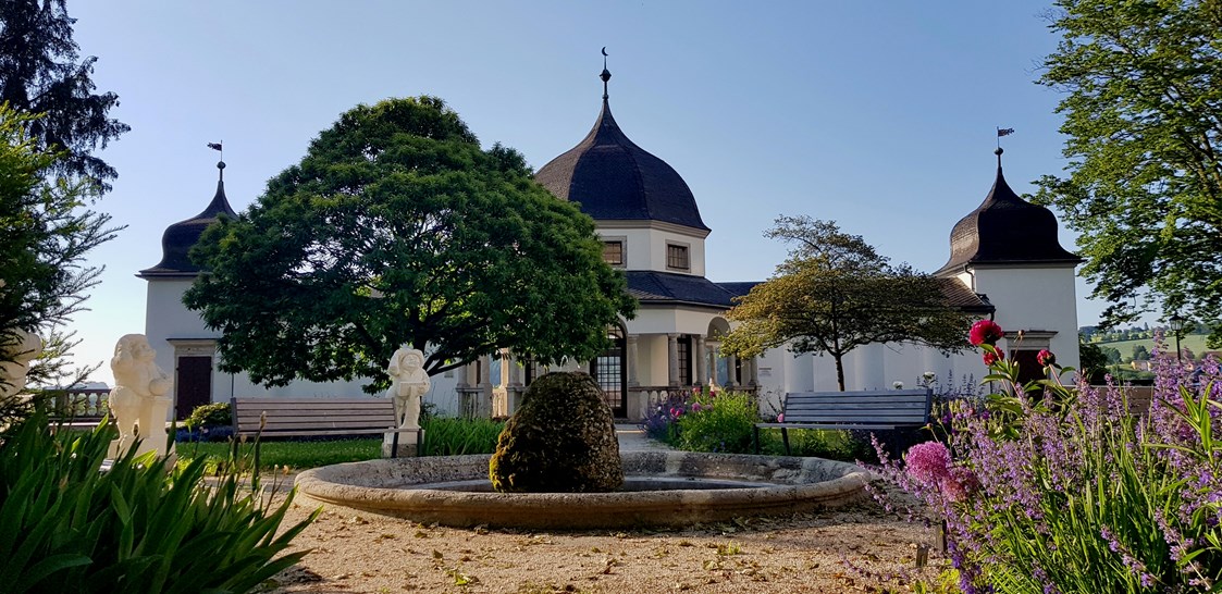 Hochzeit: Gartenpavillon neben dem Feigenhaus für ein perfektes Hochzeitsshooting - Feigenhaus Stift Kremsmünster