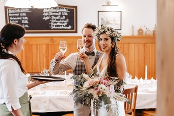 Hochzeit: Tafel im Lokal - Birkenhof