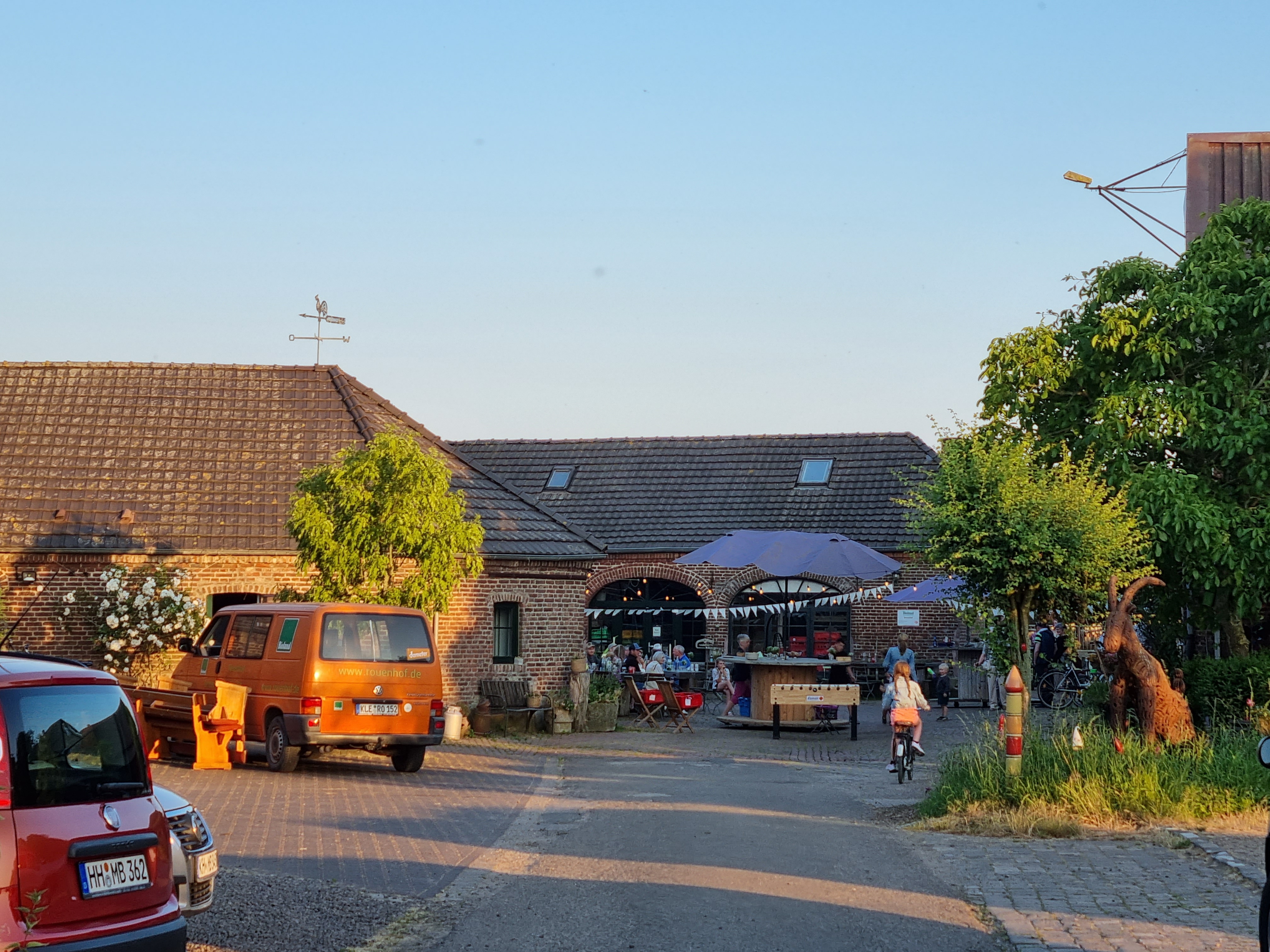 Hochzeitslocation: Festlicher Innenhof  - Erlebnisbauernhöfe Rouenhof und Michelshof