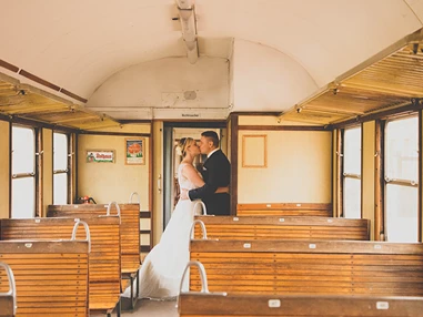 Hochzeitslocation: Heiraten bei der Sauschwänzlebahn