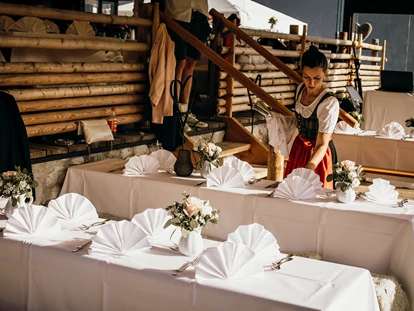 Wedding - Seefeld in Tirol - Hochzeit Wintergarten (c) Alexandra Jäger / @alexandra.grafie - Stöttlalm