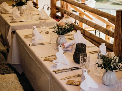 Wedding - Seefeld in Tirol - Hochzeit Wintergarten (c) Alexandra Jäger / @alexandra.grafie - Stöttlalm