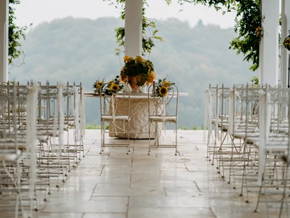 Mariage - Bezirk Leibnitz - Feiern Sie Ihre Hochzeit im Freien - zwischen weißen Säulen und einem unvergesslichen Weitblick im Weingut Hirschmugl in der Steiermark. - Hirschmugl - Domaene am Seggauberg