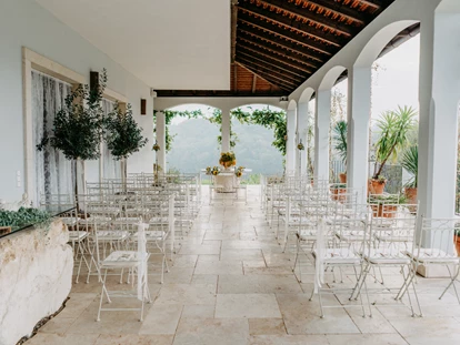 Mariage - Bezirk Leibnitz - Feiern Sie Ihre Hochzeit im Freien - zwischen weißen Säulen und einem unvergesslichen Weitblick im Weingut Hirschmugl in der Steiermark. - Hirschmugl - Domaene am Seggauberg