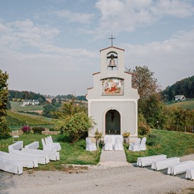 Hochzeit: Auch eine kleine Kapelle steht euch für eine Trauung im Freien am Hirschmugl am Seggauberg zur Verfügung. - Hirschmugl - Domaene am Seggauberg