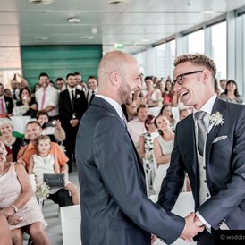 Hochzeit: Feiern Sie Ihre Hochzeit in der Wolke 19 in Wien. / Sky Lobby, auch standesamtliche Zeremonien möglich!
foto © weddingreport.at - wolke19 im Ares Tower
