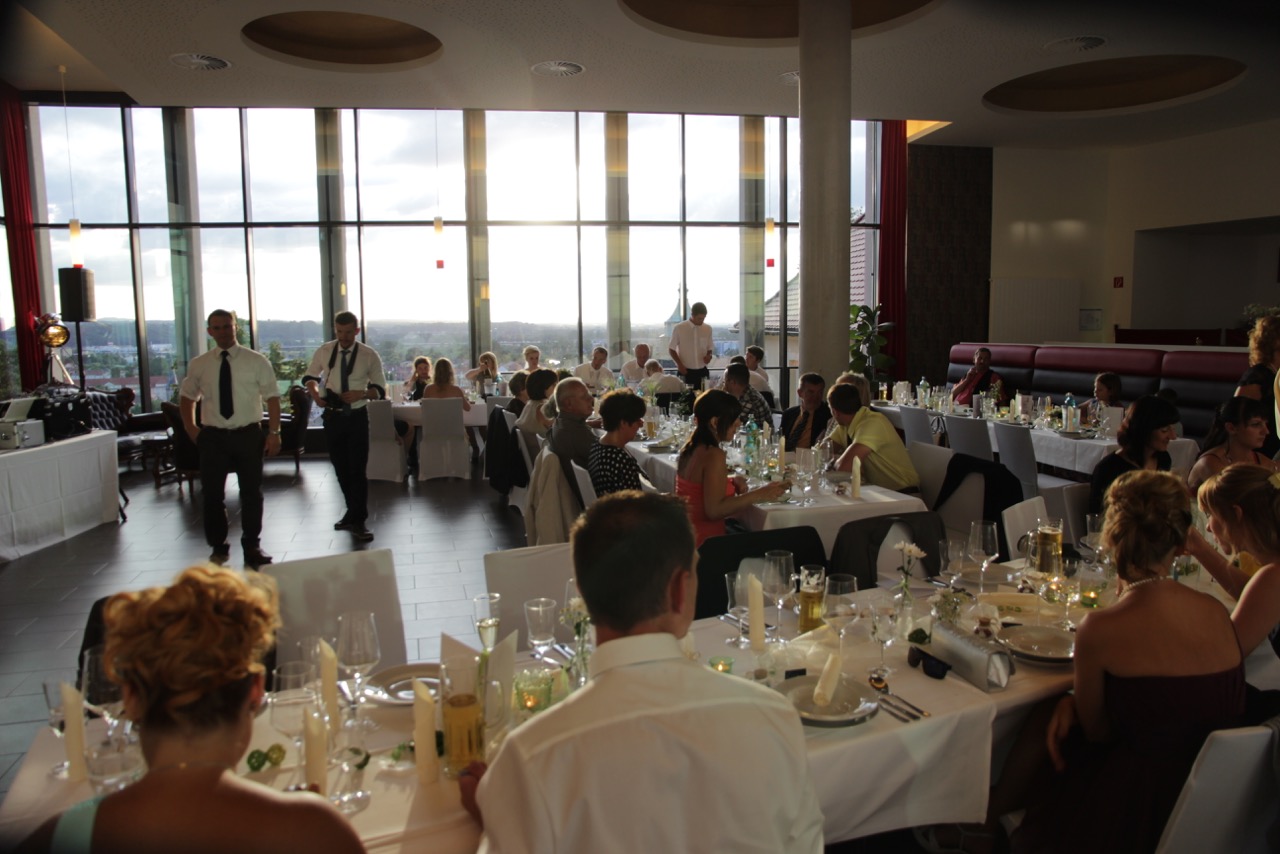 Hochzeitslocation: Heiraten auf Schloss Sonnenstein | Schloßcafé Pirna