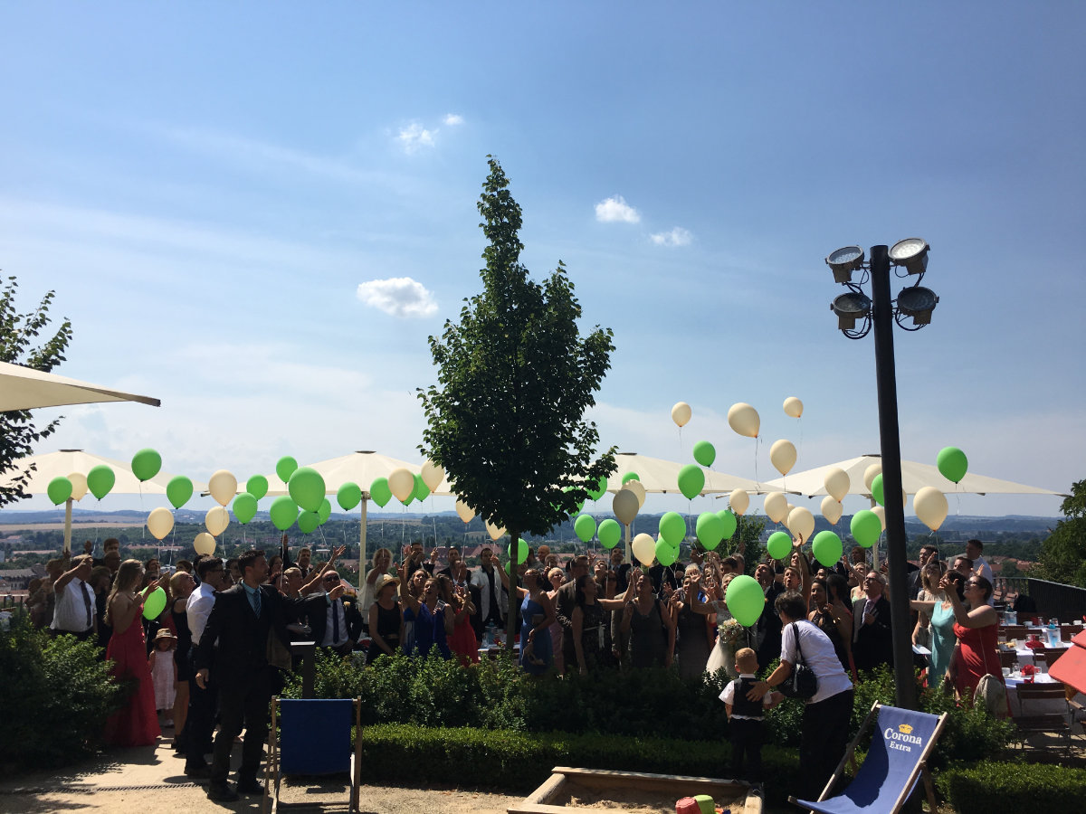 Hochzeitslocation: Heiraten auf Schloss Sonnenstein | Schloßcafé Pirna