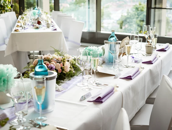 Hochzeit: Das Schloßcafe Prina lädt zu einer Hochzeitsfeier mit traumhaftem Ausblick - Heiraten auf Schloss Sonnenstein | Schloßcafé Pirna