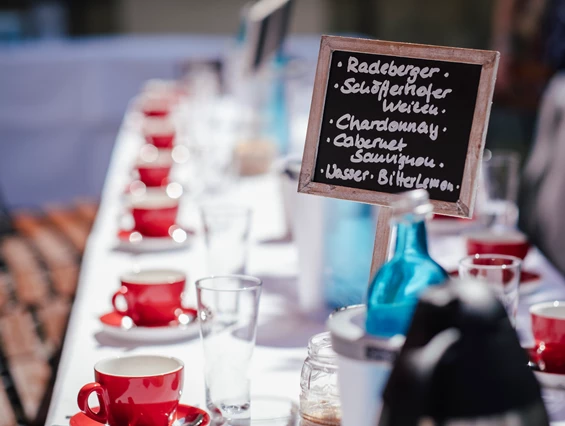 Hochzeit: Das Schloßcafe Prina lädt zu einer Hochzeitstortenjause. - Heiraten auf Schloss Sonnenstein | Schloßcafé Pirna