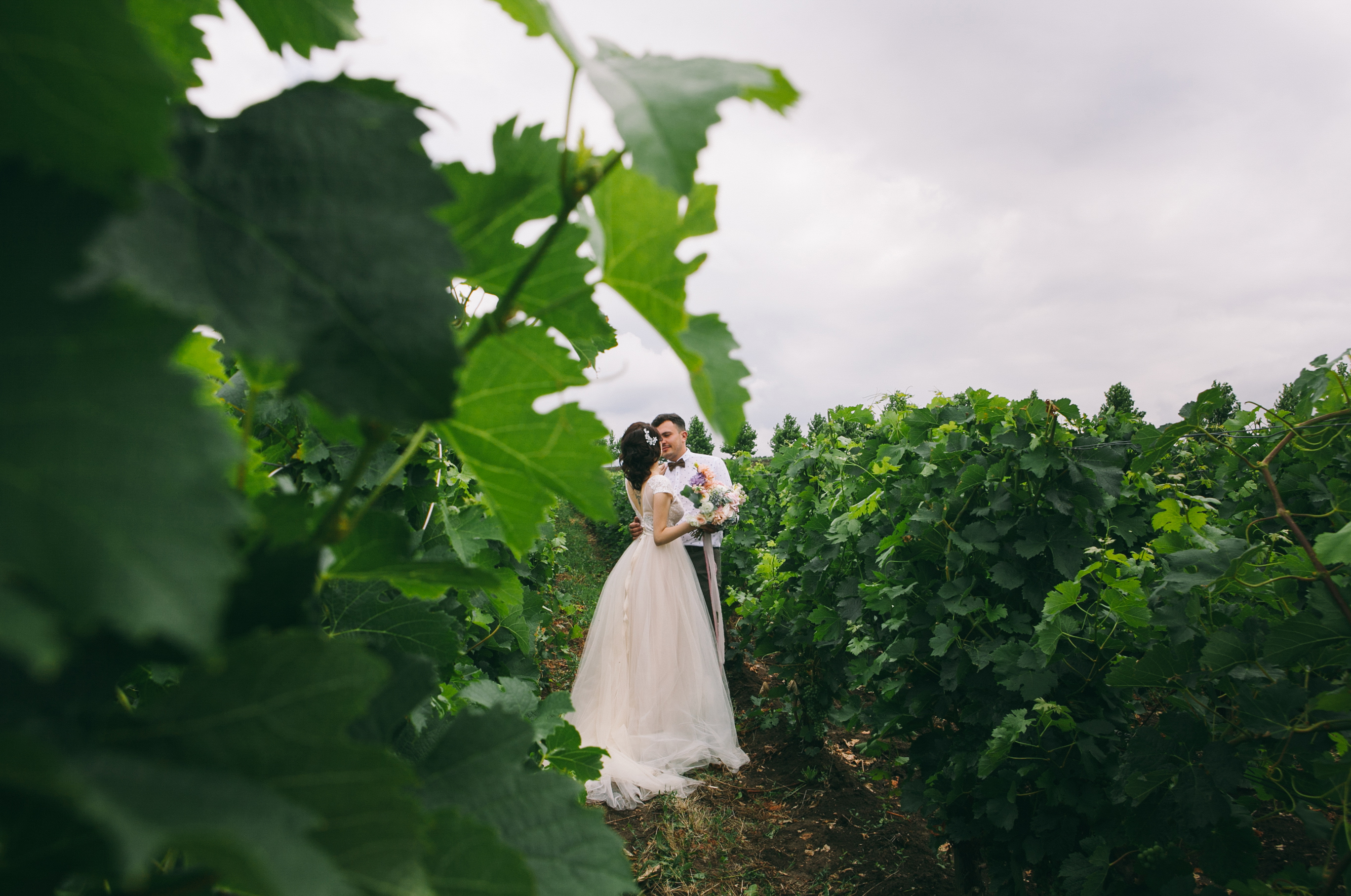 Hochzeitslocation: Fotos im nahegelegenen Weinberg. - Giarvino Boutique Guest House