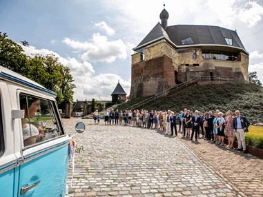 Hochzeit: Ankunft von das Hochzeitspaar beim Burg - Kasteel De Keverberg