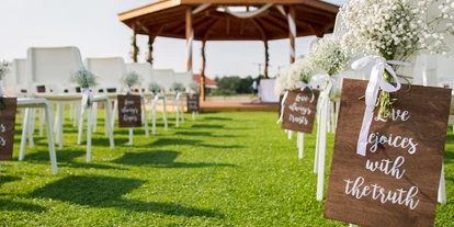 Hochzeit - Westtransdanubien - Sag ja auf Franciska Major! - Franciska Major / Pro Village