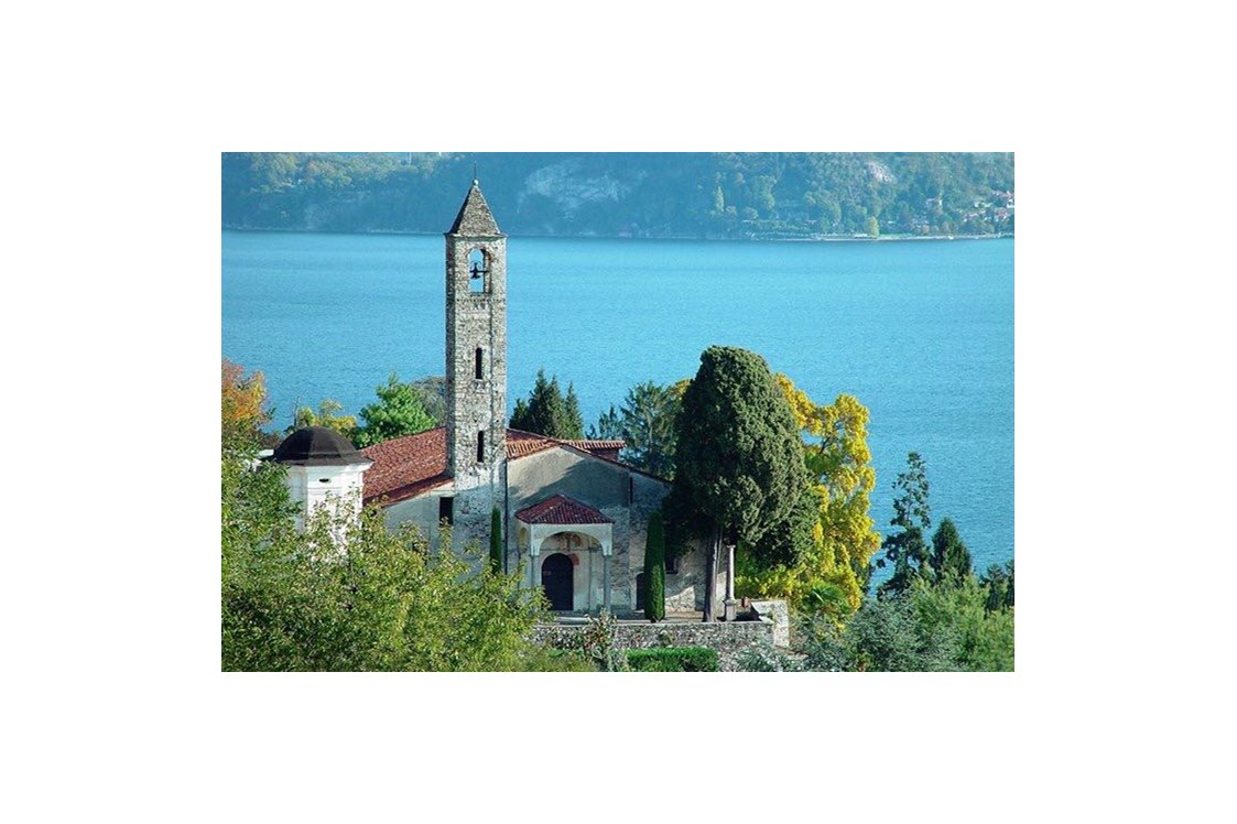 Hochzeit: Nur 300 Meter von der Villa Piceni entfernt steht die romanische Kirche aus dem 12. Jahrhundert, deren Fresken und Lage die Kirche für Hochzeiten sehr beliebt machen. - Villa Piceni