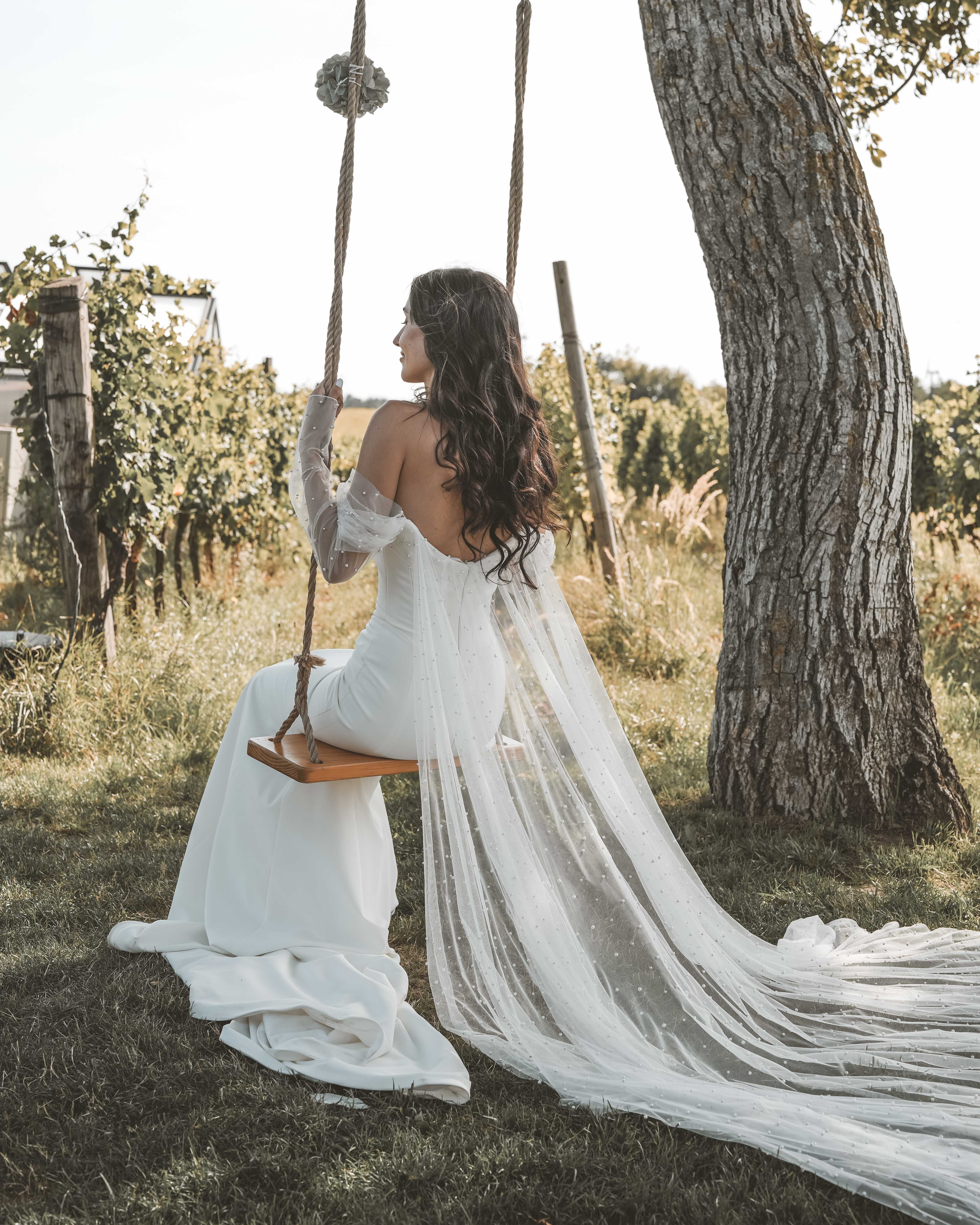 Hochzeit: Braut beim Fotoshooting bei Franz von Grün, Österreich, Niederösterreich, Carnuntum, Bruck an der Leitha, Arbesthal - Franz von Grün 