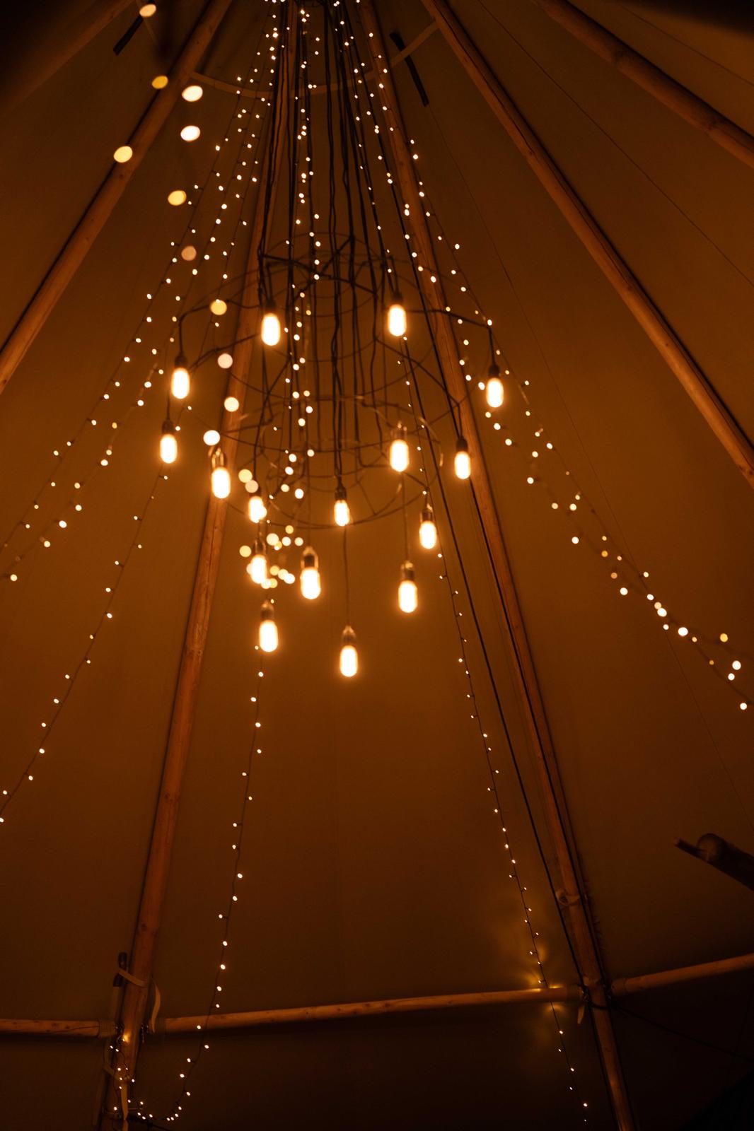 Hochzeit: Lichterketten im Riesentipi bei Franz von Grün, Österreich, Niederösterreich, Carnuntum, Bruck an der Leitha, Arbesthal - Franz von Grün 