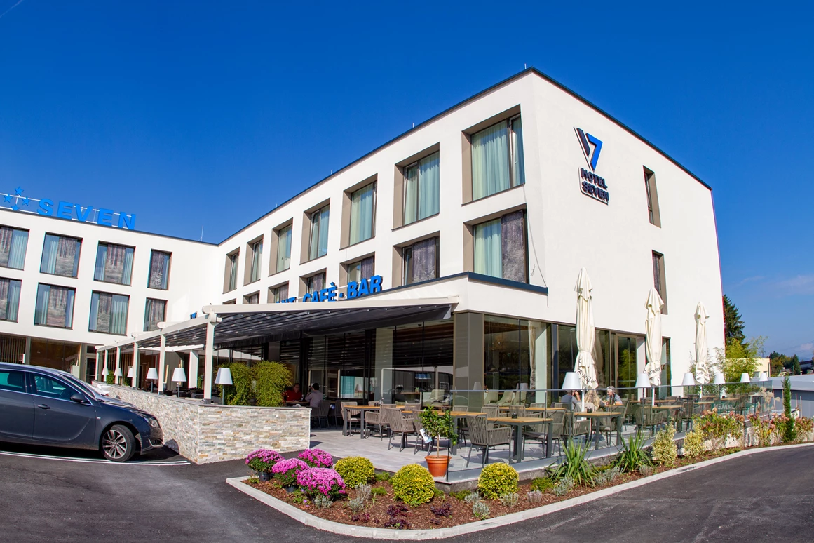 Hochzeit: Außenansicht - Hotel Seven Villach
