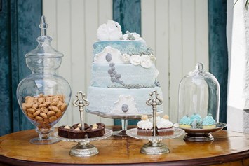 Hochzeit: Wir bereiten Euch auf Wunsch auch eine zauberhafte Hochzeitstorte samt passender Candy Bar - Himmelblau Rust - Hochzeit im Vintage Haus