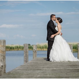 Hochzeit: Der See ist in 10 min Gehzeit zu erreichen. Für Trauungen an Bord stehen wir euch auch gerne mit Rat und Tat zur Verfügung - Himmelblau Rust - Hochzeit im Vintage Haus