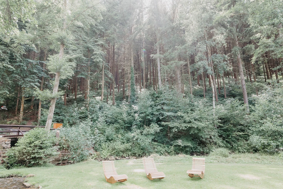 Hochzeit: Platz zum Entspannen und Chillen während der Hochzeitsfeier ist geboten. - Landgasthof Heidersbacher Mühle