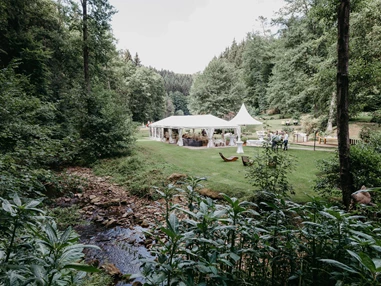 Hochzeit: Der Landgasthof Heidersbacher Mühle als Hochzeitslocation in Grünen. - Landgasthof Heidersbacher Mühle