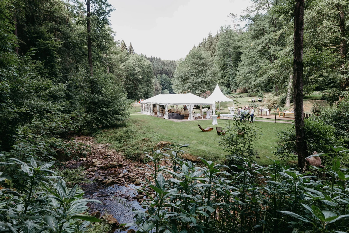 Hochzeit: Der Landgasthof Heidersbacher Mühle als Hochzeitslocation in Grünen. - Landgasthof Heidersbacher Mühle