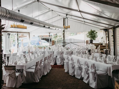 Hochzeit: Das Hochzeits-Festzelt im Garten der Heidersbacher Mühle. - Landgasthof Heidersbacher Mühle