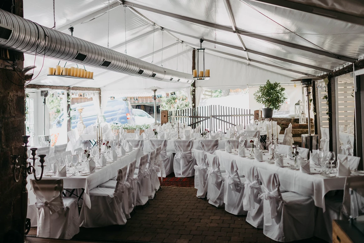 Hochzeit: Das Hochzeits-Festzelt im Garten der Heidersbacher Mühle. - Landgasthof Heidersbacher Mühle