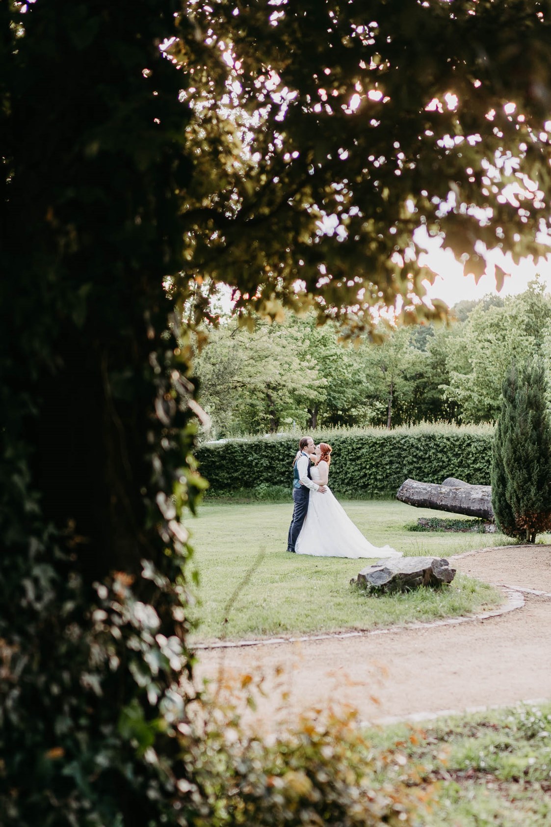 Hochzeit: Der Schlossgarten lädt darüber hinaus zu tollen Hochzeitsfotos. - Hofgut Dippelshof