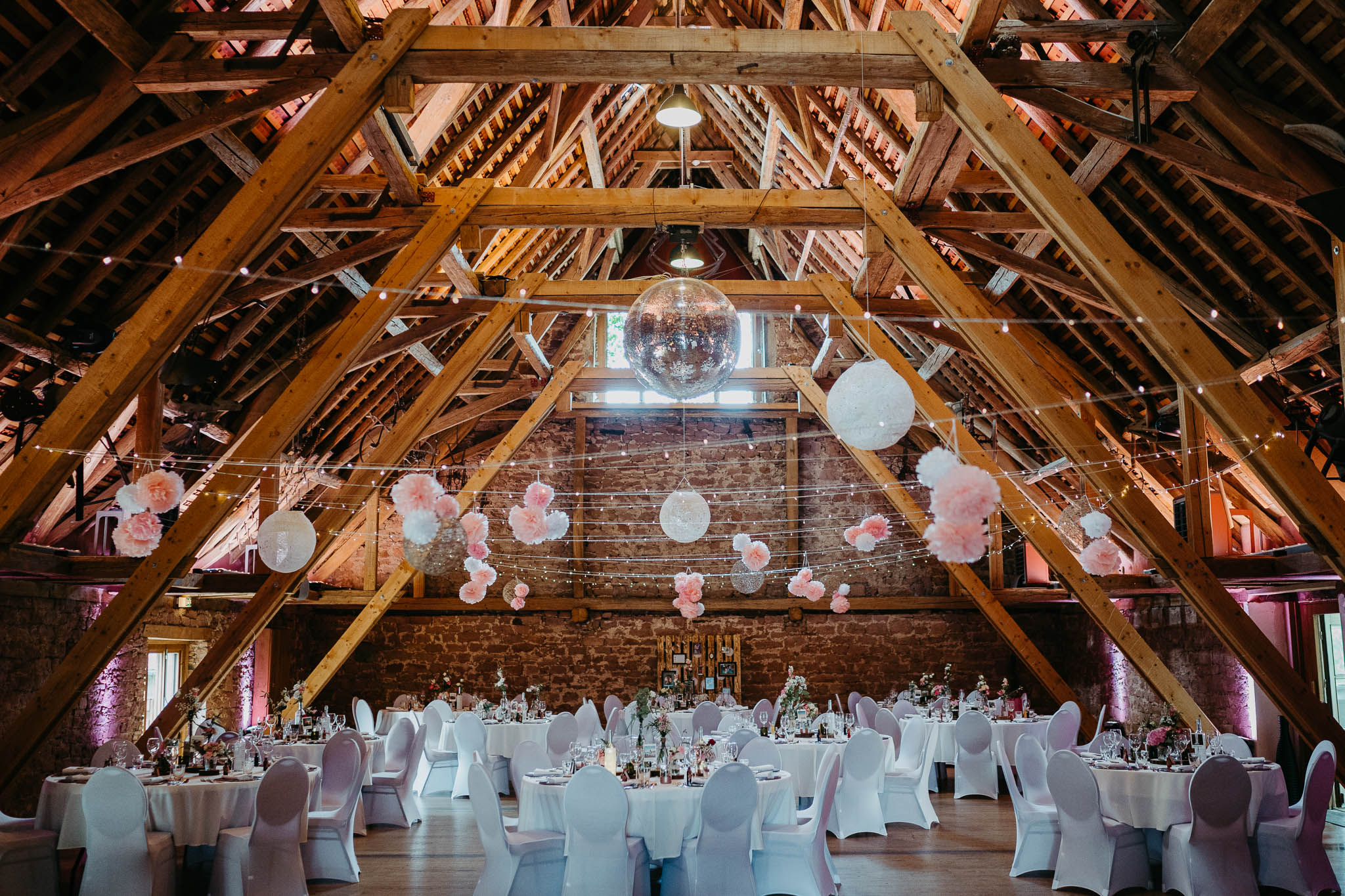 Hochzeit: Der große Festsaal des Gut Hühnerhof in Hessen. - Gut Hühnerhof