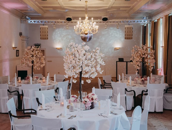 Hochzeit: Der große Festsaal des Schloss Wulkow. - Schloss Wulkow