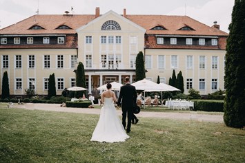 Hochzeit: Die Hochzeitslocation Schloss Wulkow in Brandenburg. - Schloss Wulkow