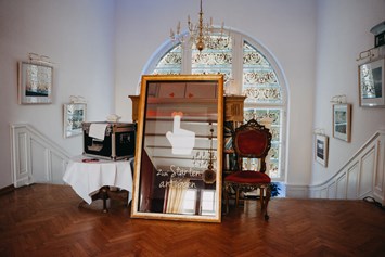 Hochzeit: Fotobox im Schloss Wulkow. - Schloss Wulkow