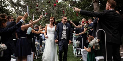 Matrimonio - Flonheim - Mit Spalier zur Hochzeitstafel im Junghof Undenheim. - JUNGHOF Weingut & Gutsgastronomie