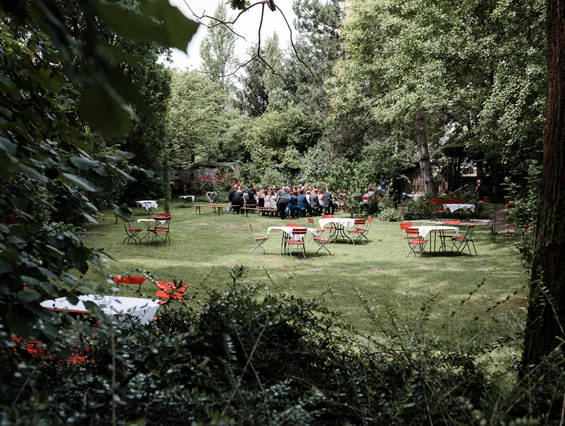 Hochzeit: Am Junghof in Undenheim könnt ihr eure Trauung unter freiem Himmel durchführen. - JUNGHOF Weingut & Gutsgastronomie