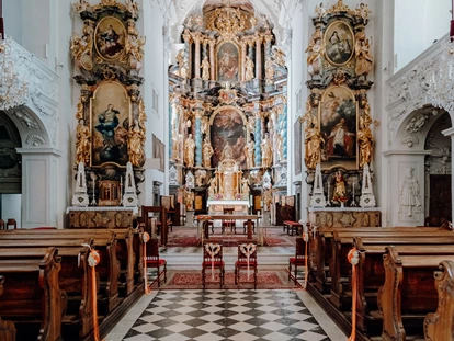 Hochzeit - Leutschach (Leutschach an der Weinstraße) - Die nahegelegende Kirche eignet sich perfekt für eine kirchliche Trauung. - Schloss Stainz