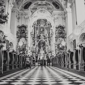 Hochzeit: Die nahegelegene Kirche für eine kirchliche Trauung. - Schloss Stainz