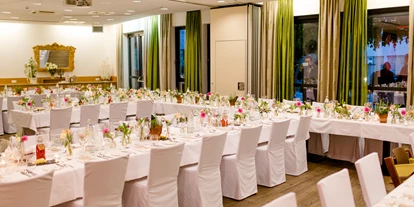 Wedding - Wundschuh - Der große Festsaal des Stainzerhof zieht schnell Blicke auf außen auf sich. - Stainzerhof