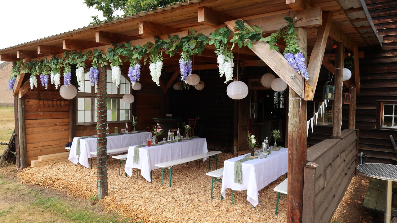 Alte Försterei Information about the banquet halls terrace